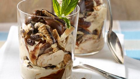 Kaffeecreme mit Keksplittern Rezept - Foto: House of Food / Bauer Food Experts KG