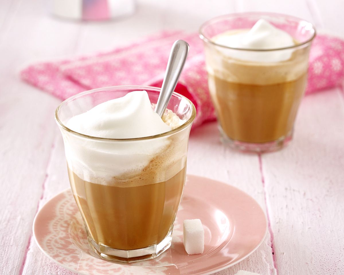 Kaffeespezialitäten: Kaffee mit aufgeschäumter Milch
