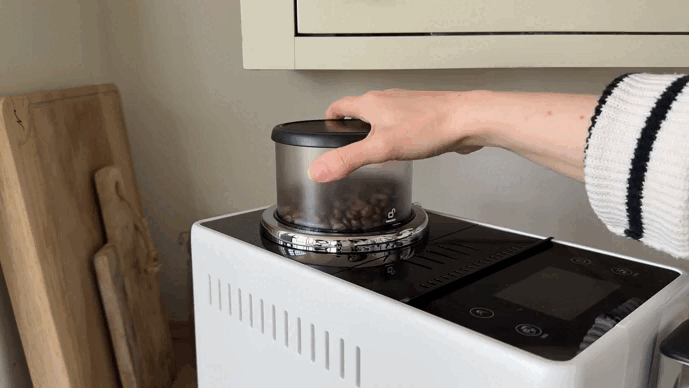 Kaffeevollautomat De’Longhi Rivelia im Test - Foto: LECKER.de/ Franziska Hoppe