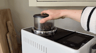 Kaffeevollautomat De’Longhi Rivelia im Test - Foto: LECKER @ Bauer Media Group / Franziska Hoppe Kaffeevollautomat De’Longhi Rivelia im Test - Foto: LECKER @ Bauer Media Group / Franziska Hoppe