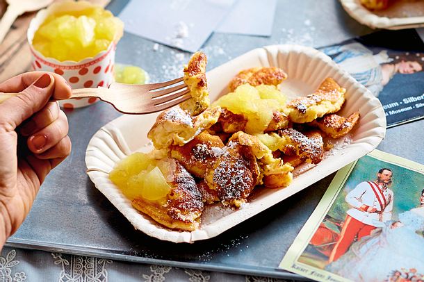 Kaiserschmarrn à la Sissi zu Apfelkompott Rezept