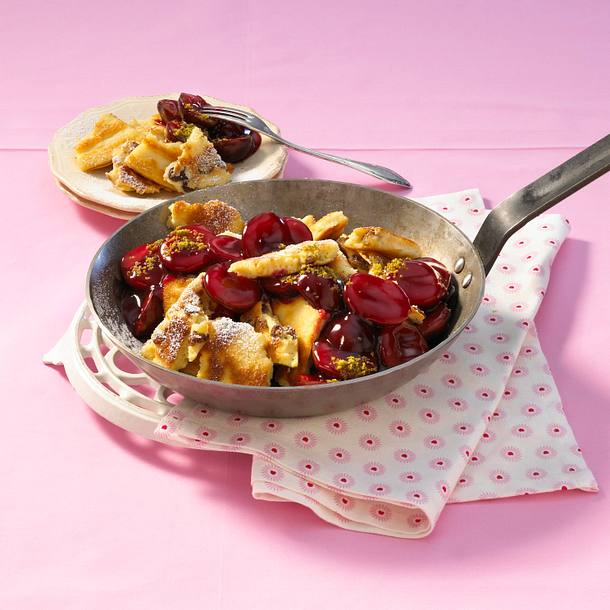 Kaiserschmarrn auf Pflaumenkompott Rezept Kaiserschmarrn auf Pflaumenkompott Rezept