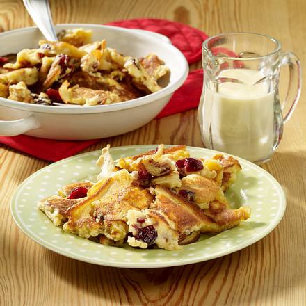 Kaiserschmarrn mit Cranberries und weißer Schokoladensoße Rezept