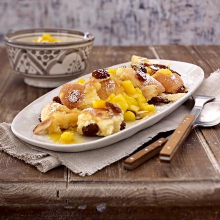 Kaiserschmarrn mit Hüttenkäse und scharfer Mango Rezept Kaiserschmarrn mit Hüttenkäse und scharfer Mango Rezept