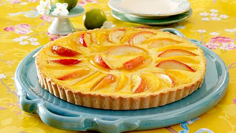 Kaki-Apfel-Kuchen mit Frischkäse-Guss Rezept - Foto: House of Food / Bauer Food Experts KG