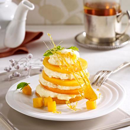 Kaki-Türmchen mit Vanillecreme Rezept Kaki-Türmchen mit Vanillecreme Rezept