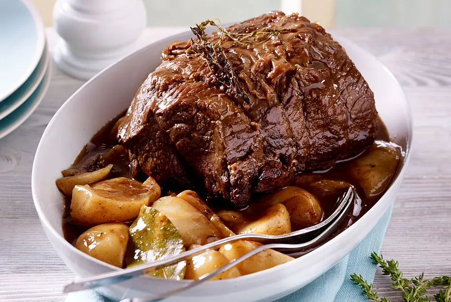 Kalbsbraten mit Mairübchen Rezept Kalbsbraten mit Mairübchen Rezept