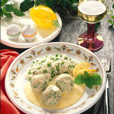 Kalbsbratwurstklößchen mit Risi-Bisi Rezept