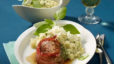 Kalbsfilet-Medaillons mit Risotto Rezept - Foto: LECKER @ Bauer Media Group