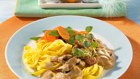 Kalbsgeschnetzeltes mit zartem Gemüse Rezept - Foto: House of Food / Bauer Food Experts KG