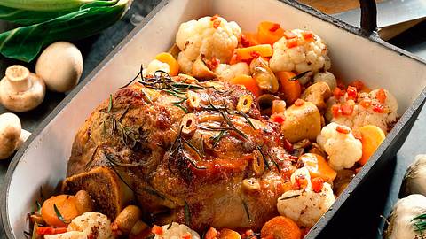 Kalbshaxe mit buntem Gemüse Rezept - Foto: Klemme