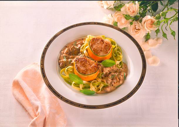 Kalbsmedaillions auf Bandnudeln und Pilzen Rezept