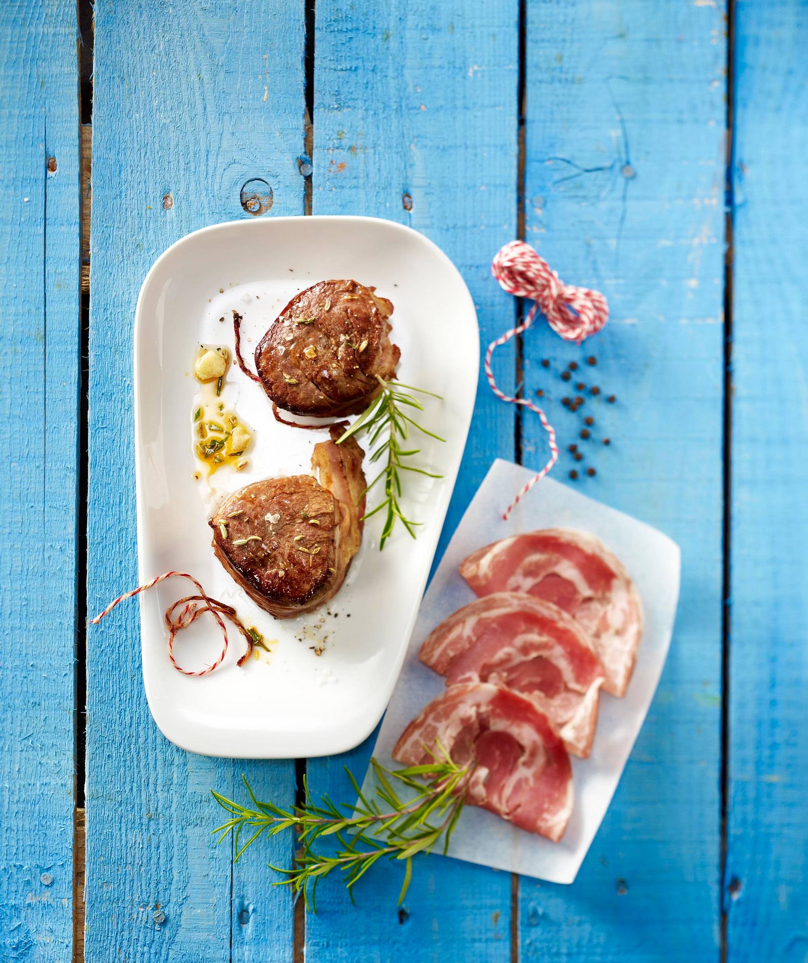 Kalbsmedaillons im Speckmantel Rezept | LECKER Kalbsmedaillons im Speckmantel Rezept | LECKER