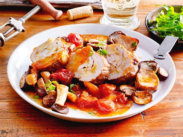 Kalbsroulade „Försterin“ mit Kartoffel-Mandel-Füllung Rezept Kalbsroulade „Försterin“ mit Kartoffel-Mandel-Füllung Rezept