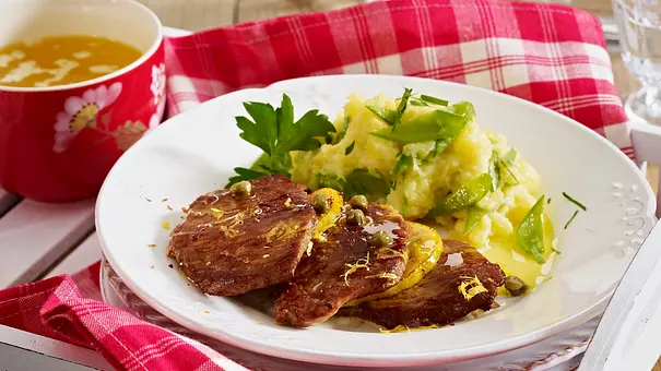 Kalbsschnitzel mit Kapern-Zitronensoße Rezept - Foto: LECKER @ Bauer Media Group