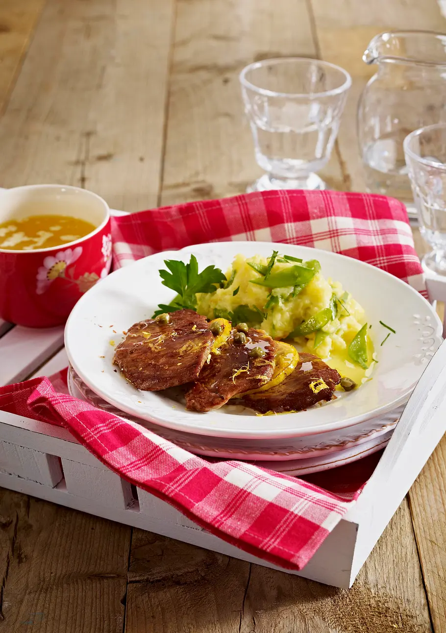 Kalbsschnitzel mit Kapern-Zitronensoße Rezept Kalbsschnitzel mit Kapern-Zitronensoße Rezept