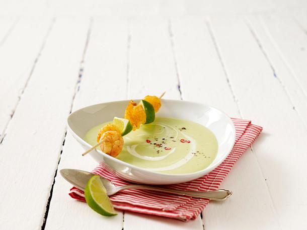 Kalte Avocadosuppe mit Garnelenspieß Rezept Kalte Avocadosuppe mit Garnelenspieß Rezept