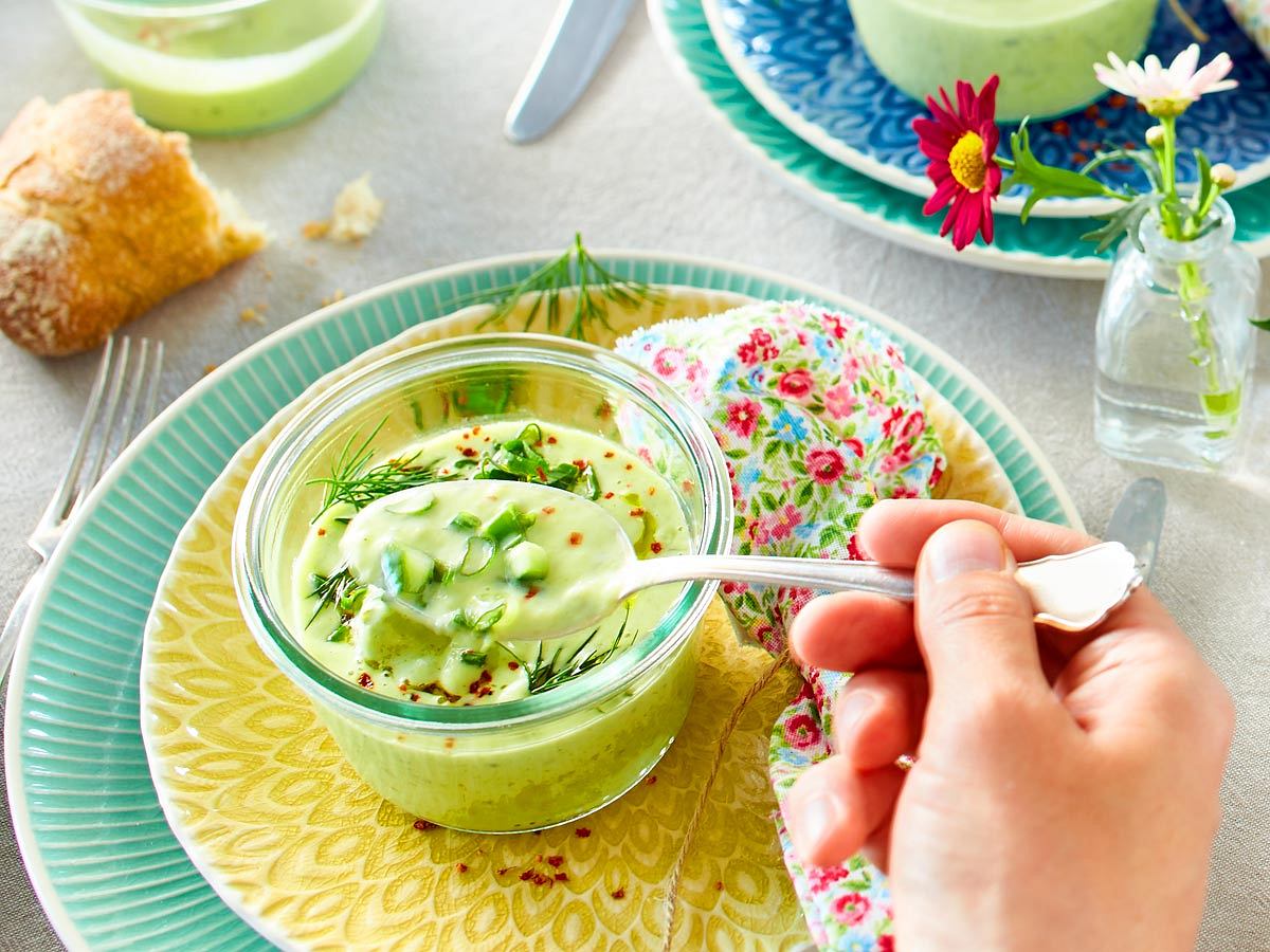 Kalte Gurken-Avocado-Suppe Rezept