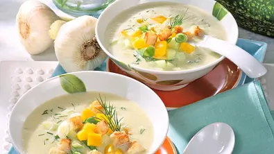 Kalte Gurken-Paprikasuppe Rezept - Foto: LECKER @ Bauer Media Group