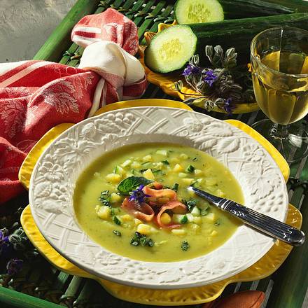 Kalte Kartoffel-Gurkensuppe Rezept Kalte Kartoffel-Gurkensuppe Rezept