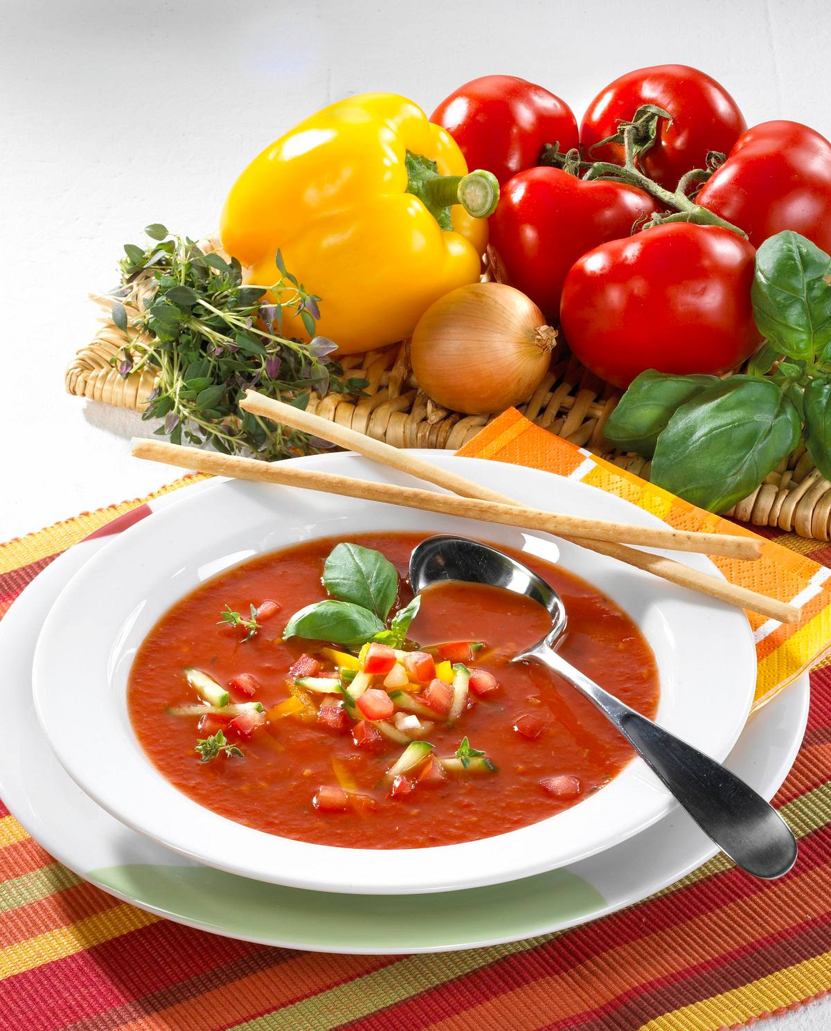 Kalte Paprika-Tomatensuppe Rezept