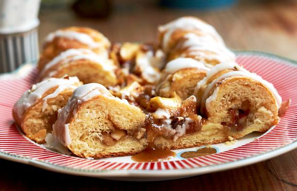 Kanelstreifen mit Apfel-Mandel-Füllung Rezept Kanelstreifen mit Apfel-Mandel-Füllung Rezept