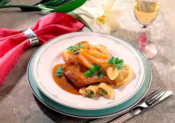 Kaninchenbraten mit hausgemachten Rosenkohl-Ravioli Rezept Kaninchenbraten mit hausgemachten Rosenkohl-Ravioli Rezept