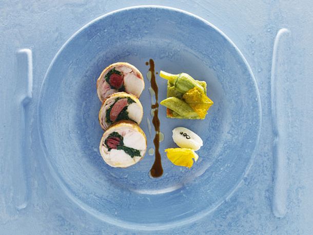 Kaninchenrücken mit Kräuterfüllung (Alain Ducasse) Rezept Kaninchenrücken mit Kräuterfüllung (Alain Ducasse) Rezept