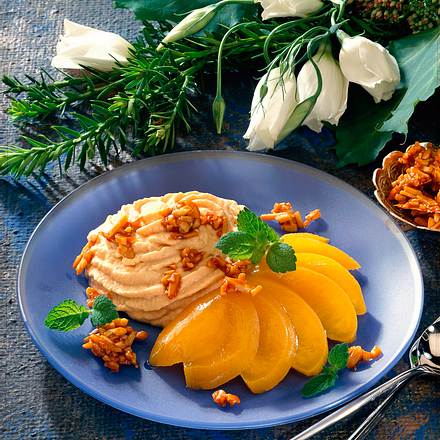 Karamell-Creme mit Pfirsich Rezept Karamell-Creme mit Pfirsich Rezept