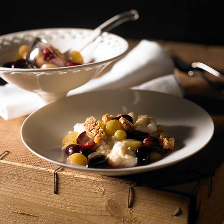 Karamell-Toffee-Grieß mit Traubensoße Rezept Karamell-Toffee-Grieß mit Traubensoße Rezept