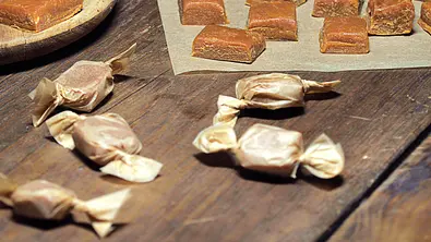 Selbst gemachte Karamellbonbons - Foto: Bit Projects