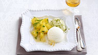 Karamellisierte Ananas mit Quark-Sorbet und Pistazien-Mousse Rezept - Foto: House of Food / Bauer Food Experts KG