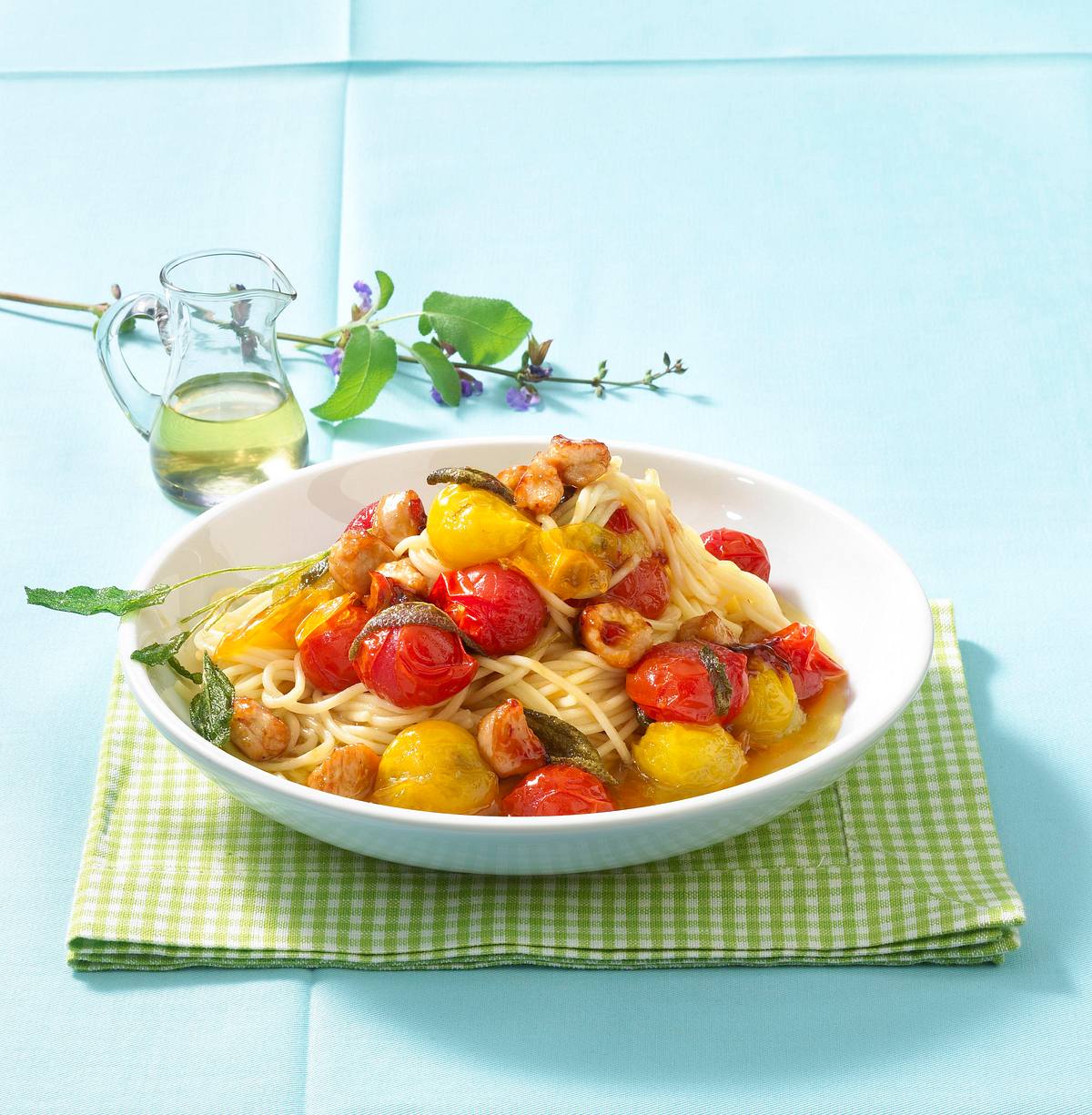 Karamellisierte Kirschtomaten mit Spaghetti und Putenbruststreifen Rezept