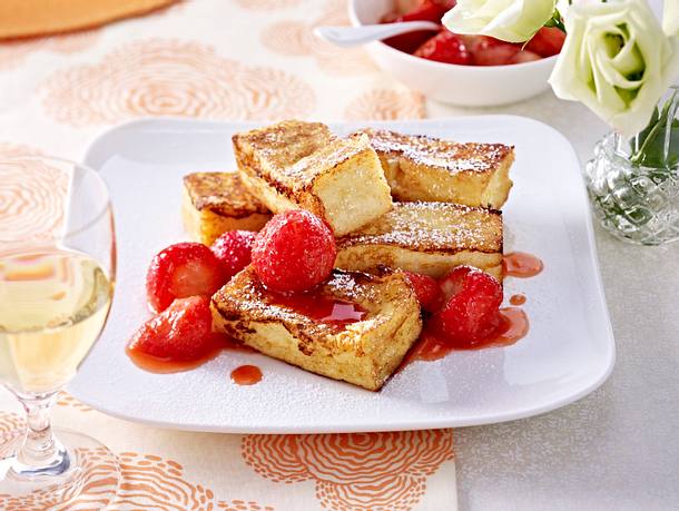 Karamellisiertes Brioche mit Erdbeeren Rezept Karamellisiertes Brioche mit Erdbeeren Rezept