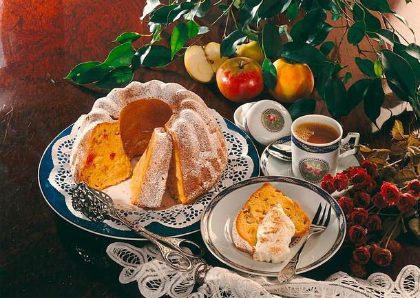 Karamellnapfkuchen mit Äpfeln Rezept Karamellnapfkuchen mit Äpfeln Rezept