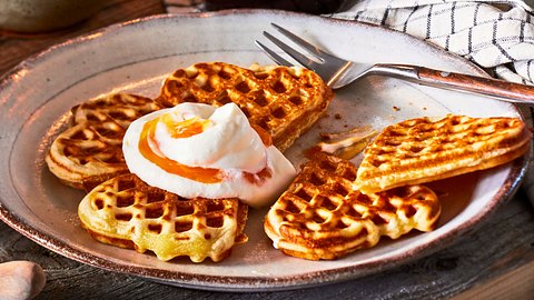 Kardamomwaffeln mit Buttermilch Rezept - Foto: House of Food / Bauer Food Experts KG