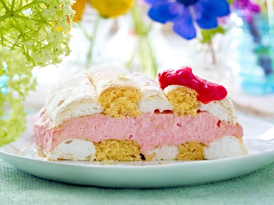 Kardinalschnitte mit Rhabarbercreme Rezept | LECKER