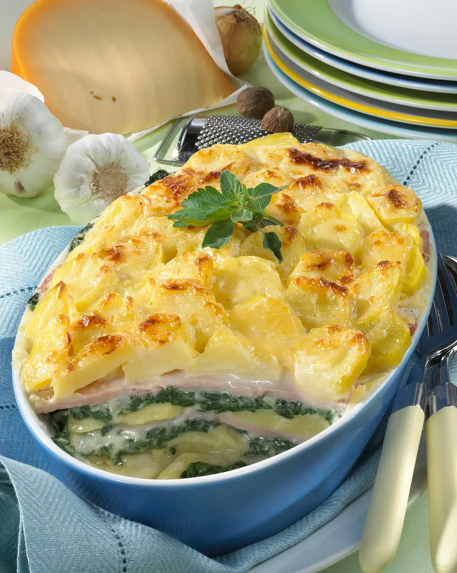 Kartoffel-Auflauf mit gekochtem Schinken und Blattspinat Rezept Kartoffel-Auflauf mit gekochtem Schinken und Blattspinat Rezept