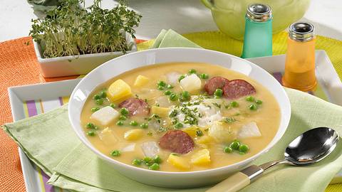 Kartoffel-Erbsen-Eintopf mit Cabanossi Rezept - Foto: Maass