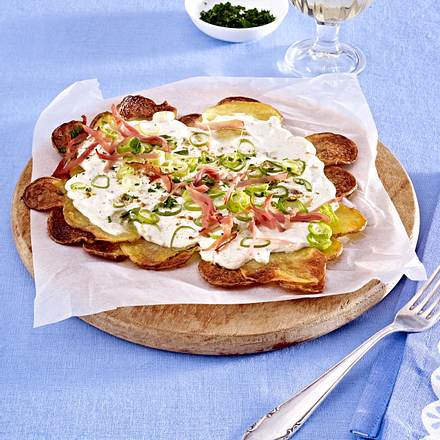 Kartoffel-Flammkuchen mit Schinken Rezept
