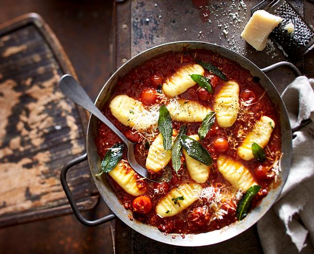 Kartoffel-Gnocchi mit Chorizo-Bolognese Rezept Kartoffel-Gnocchi mit Chorizo-Bolognese Rezept