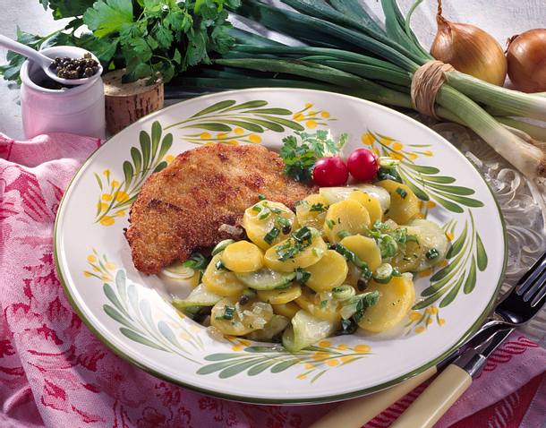 Kartoffel-Gurken-Salat & Schnitzel Wiener Art Rezept