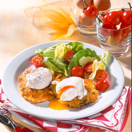 Kartoffel-Käserösti mit pochierten Eiern Rezept Kartoffel-Käserösti mit pochierten Eiern Rezept