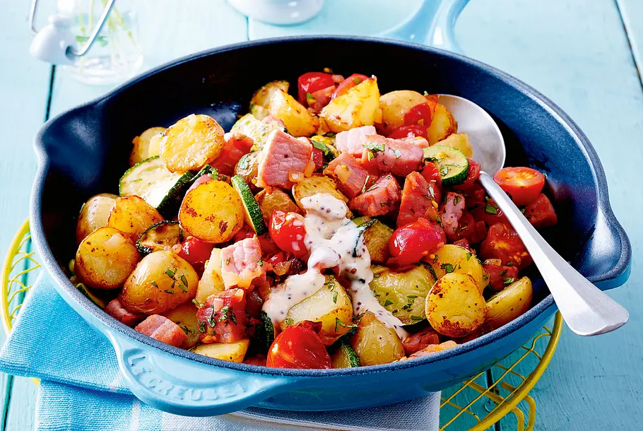 Kartoffel-Kasseler-Gröstl mit Senfsoße Rezept Kartoffel-Kasseler-Gröstl mit Senfsoße Rezept