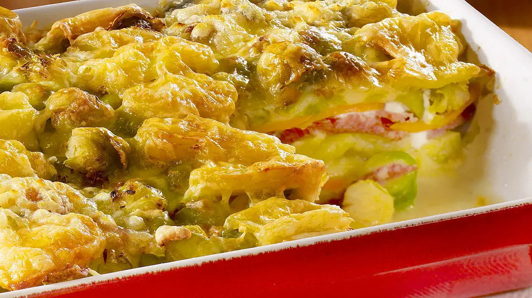 Kartoffel-Kohlauflauf Rezept - Foto: LECKER @ Bauer Media Group Kartoffel-Kohlauflauf Rezept - Foto: LECKER @ Bauer Media Group