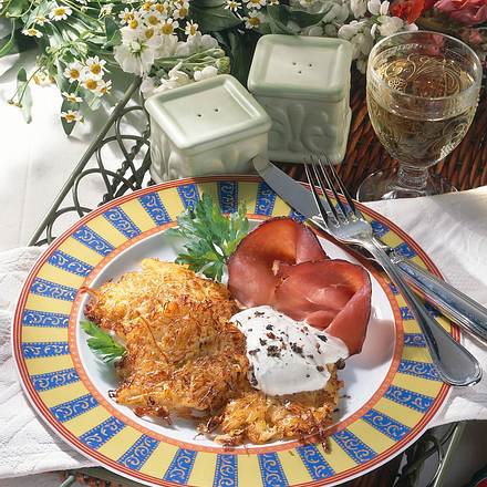Kartoffel-Kraut-Puffer mit Wacholderquark Rezept Kartoffel-Kraut-Puffer mit Wacholderquark Rezept