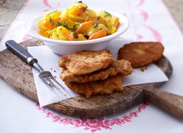 Kartoffel-Kürbis-Salat zu Schnitzelchen Rezept Kartoffel-Kürbis-Salat zu Schnitzelchen Rezept
