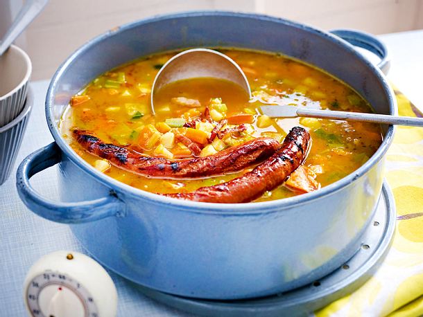 Kartoffel-Kürbissuppe mit gebratener Merguez Rezept Kartoffel-Kürbissuppe mit gebratener Merguez Rezept