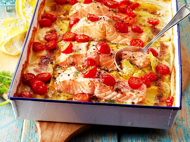 Kartoffel-Lachs-Gratin mit Dillsahne Rezept Kartoffel-Lachs-Gratin mit Dillsahne Rezept