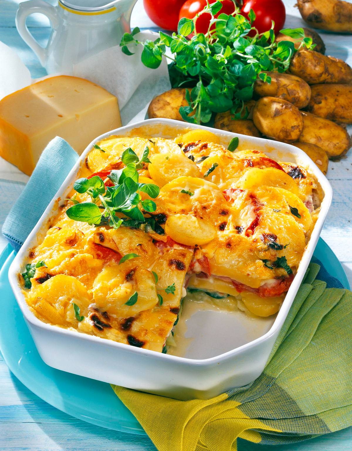 Kartoffel-Lasagne mit Spinat, gekochtem Schinken und Béchamelsoße Rezept